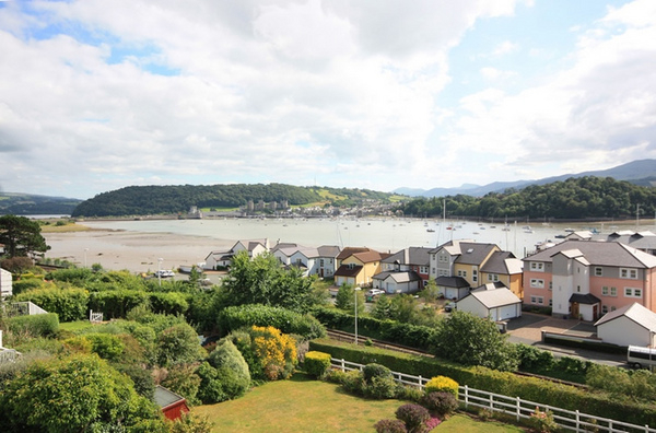 Coastal Countryside Properties in North Wales